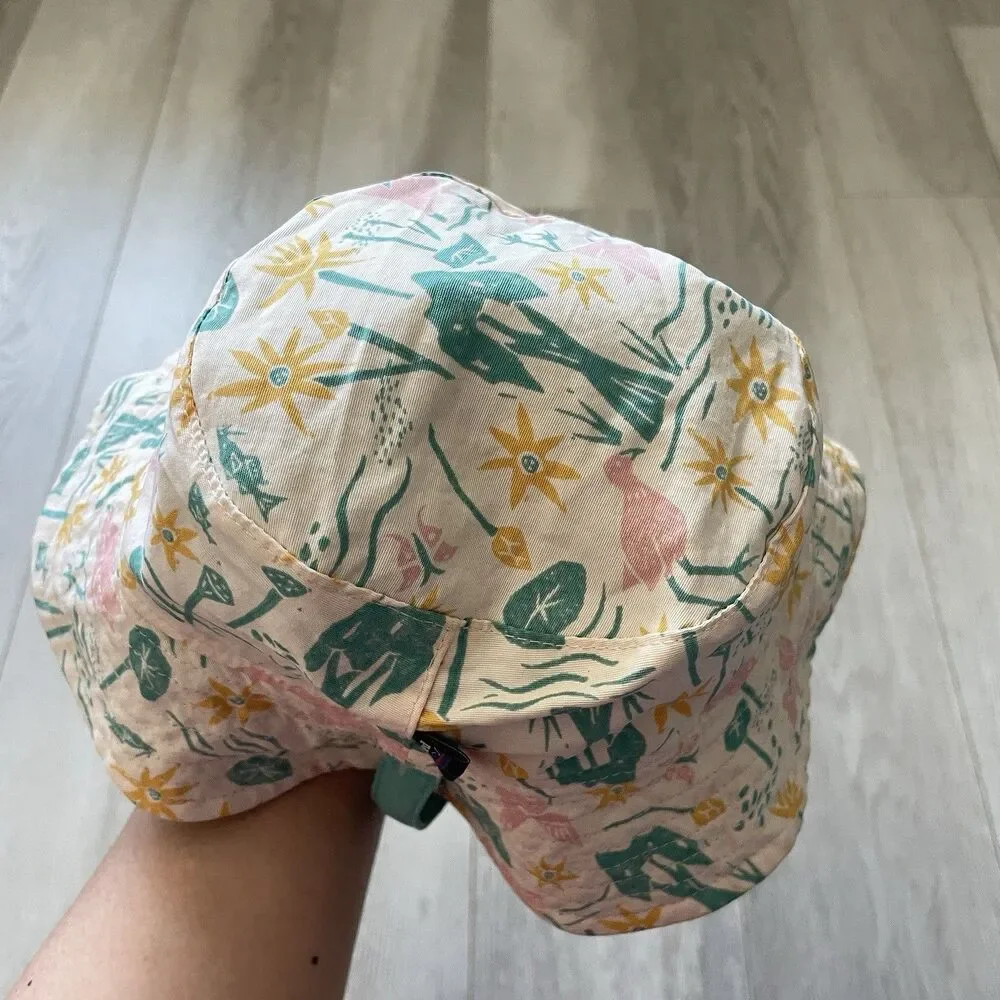 Patagonia Bucket Hat sun strap baby Pastel (size 3-6 months) outdoor vacation